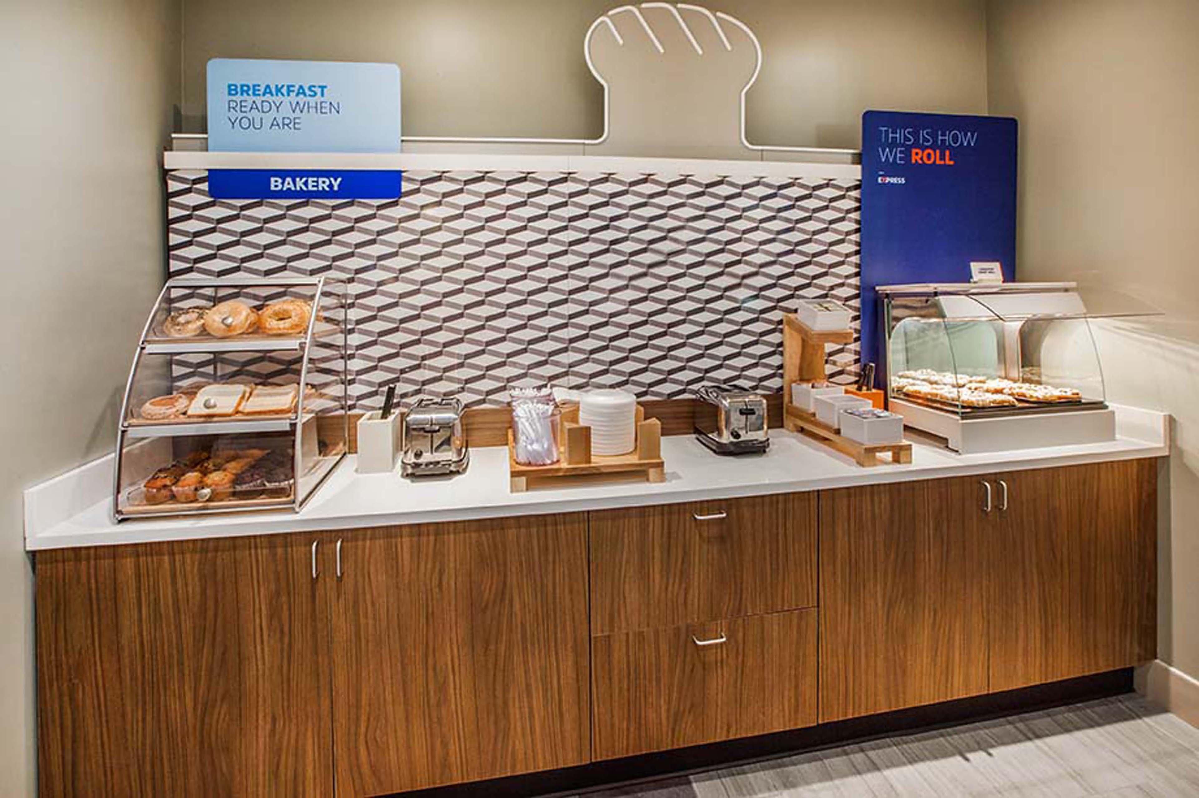 Holiday Inn Express Hotel & Suites San Diego-Escondido By Ihg Eksteriør billede