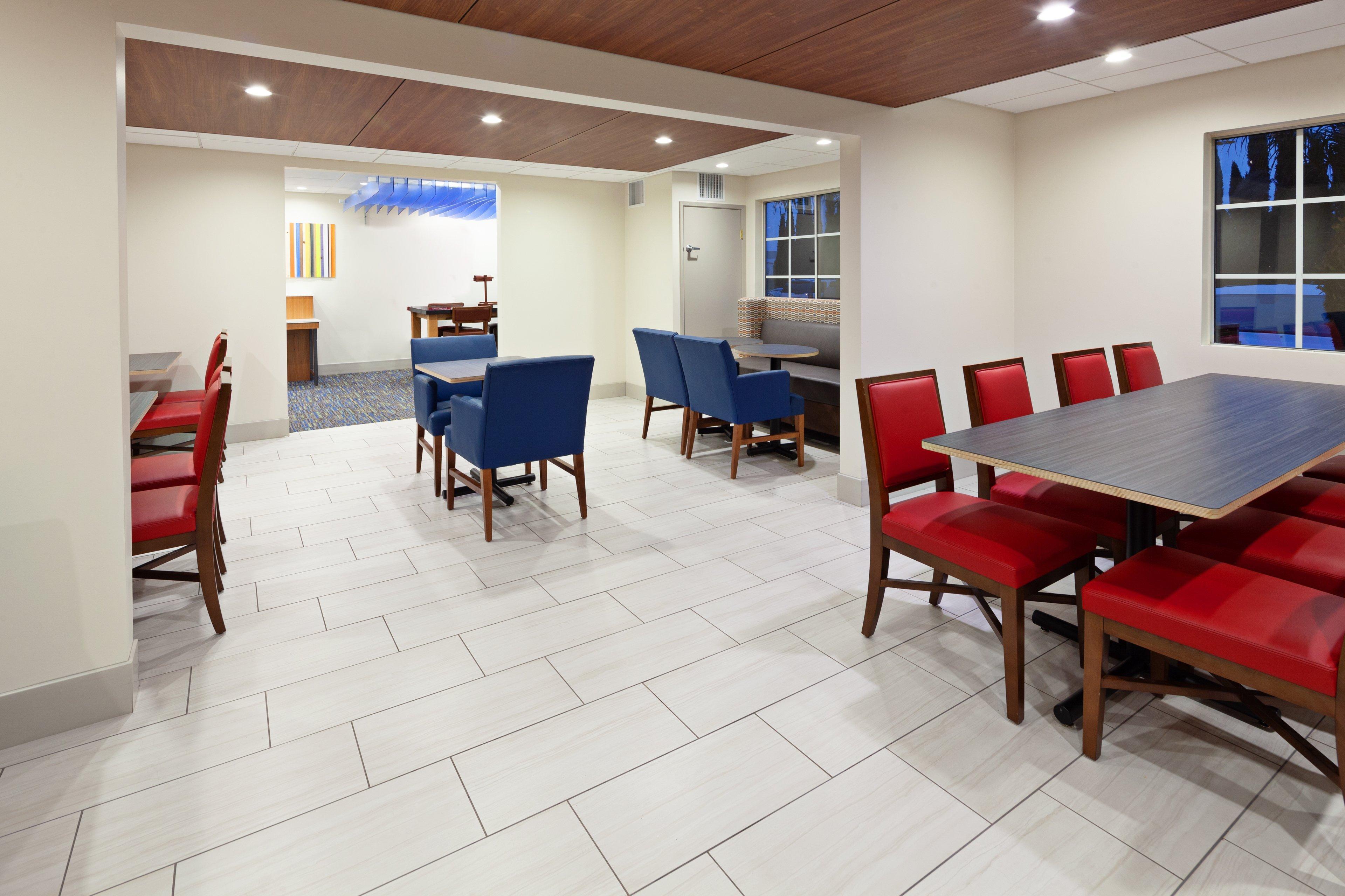 Holiday Inn Express Hotel & Suites San Diego-Escondido By Ihg Eksteriør billede