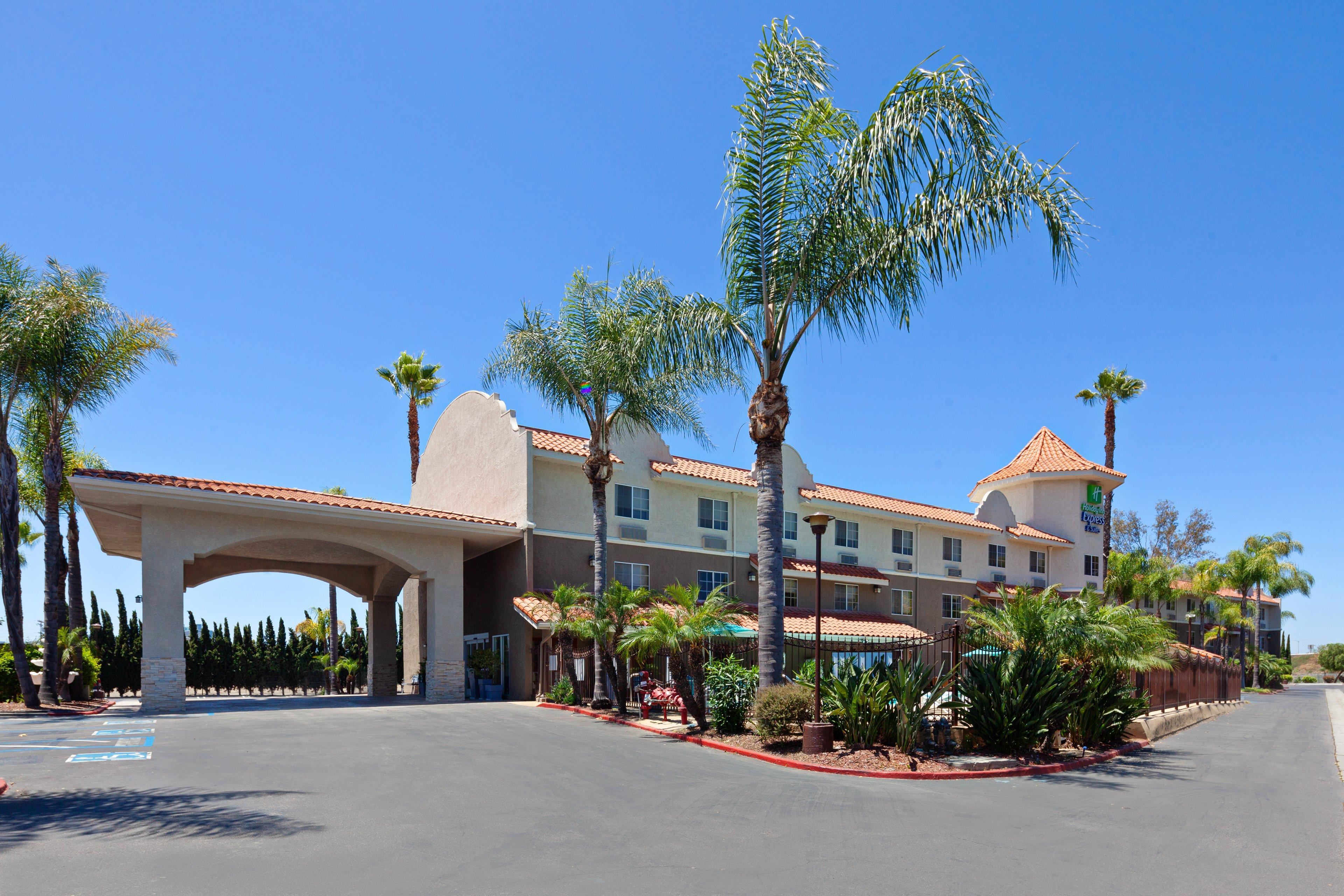 Holiday Inn Express Hotel & Suites San Diego-Escondido By Ihg Eksteriør billede