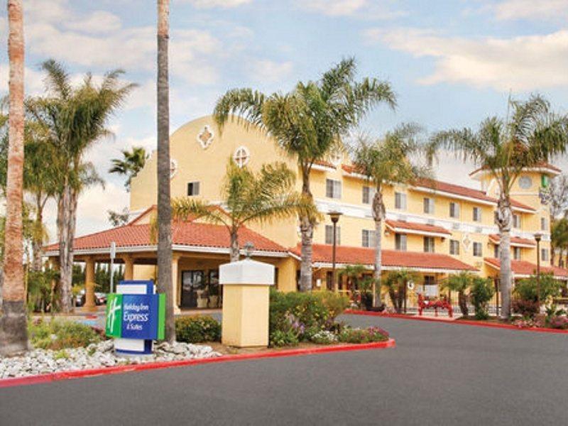 Holiday Inn Express Hotel & Suites San Diego-Escondido By Ihg Eksteriør billede