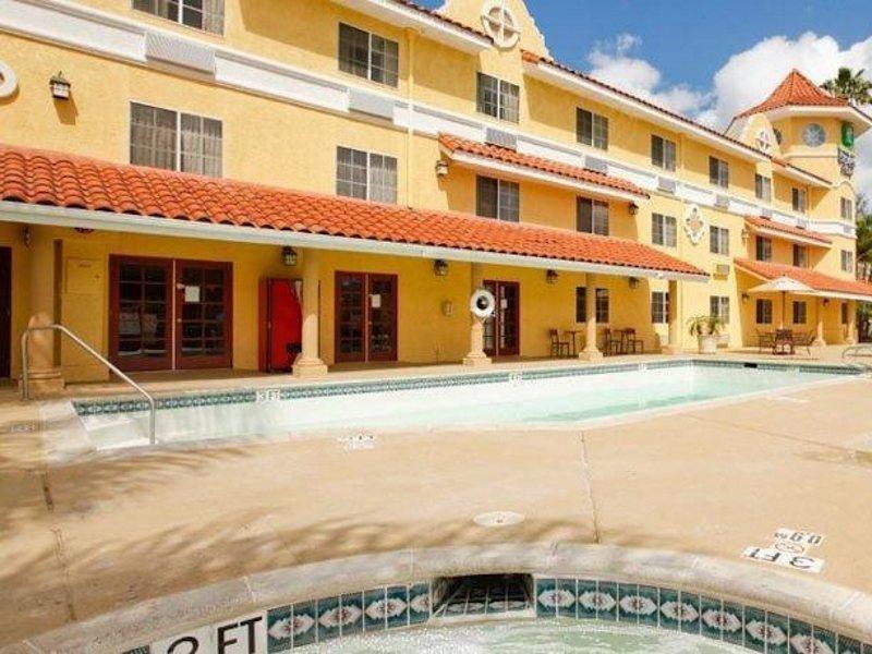 Holiday Inn Express Hotel & Suites San Diego-Escondido By Ihg Eksteriør billede