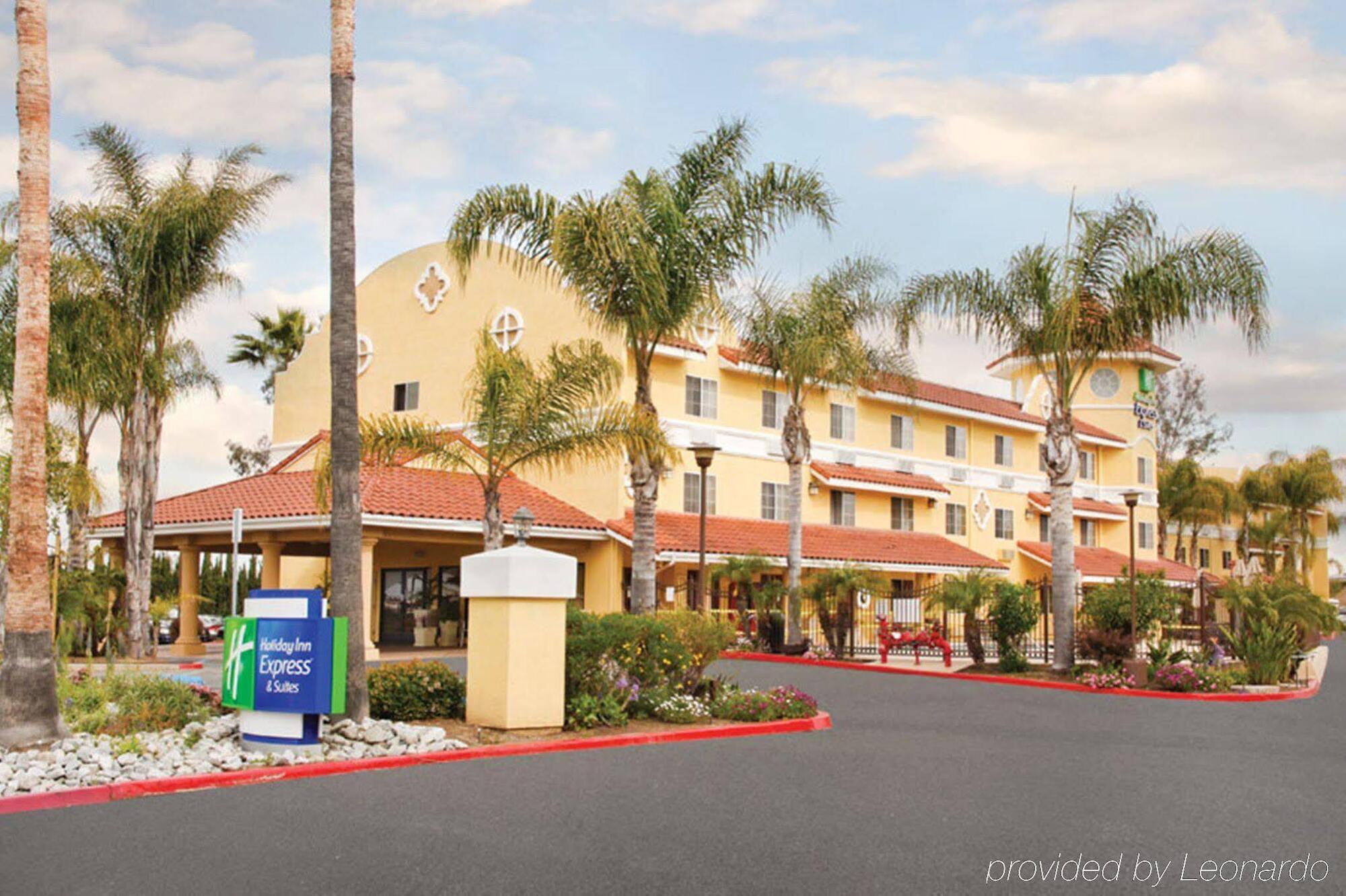 Holiday Inn Express Hotel & Suites San Diego-Escondido By Ihg Eksteriør billede
